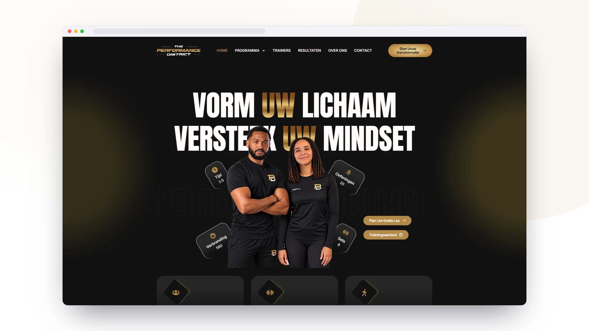 The Performance District: Website door SjopSjop, getoond op desktop, laptop en smartphone